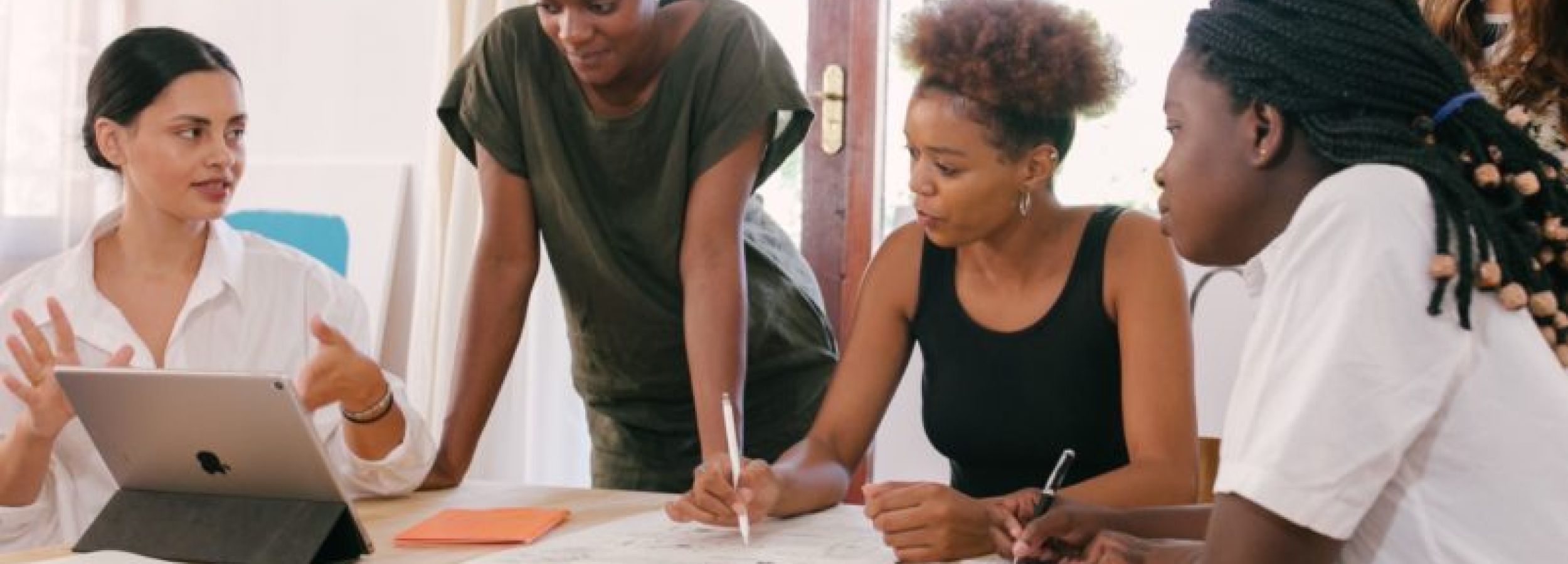 femme entrepreneur bureau